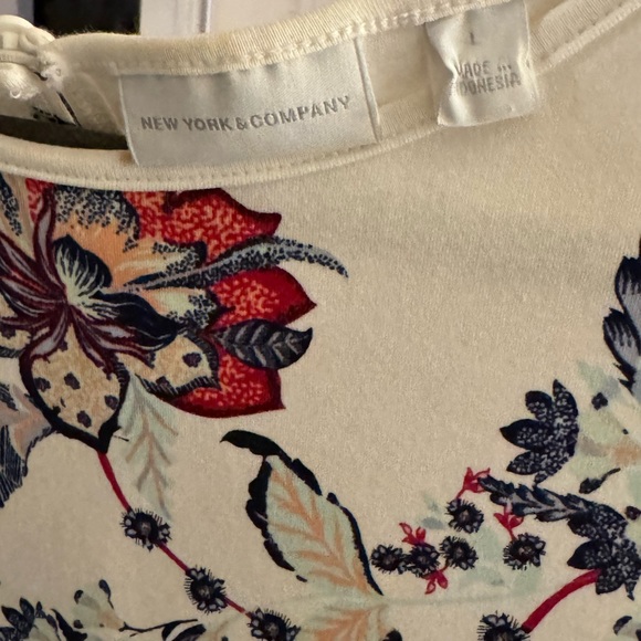 New York and Company, Floral dress; size large - Picture 4 of 6